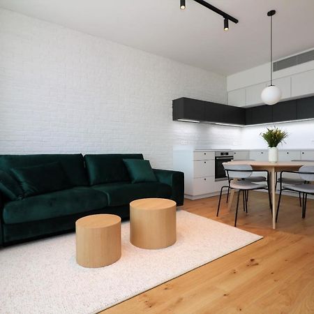 Sky Park New 1-Bedroom Apartment براتسيلافا المظهر الخارجي الصورة