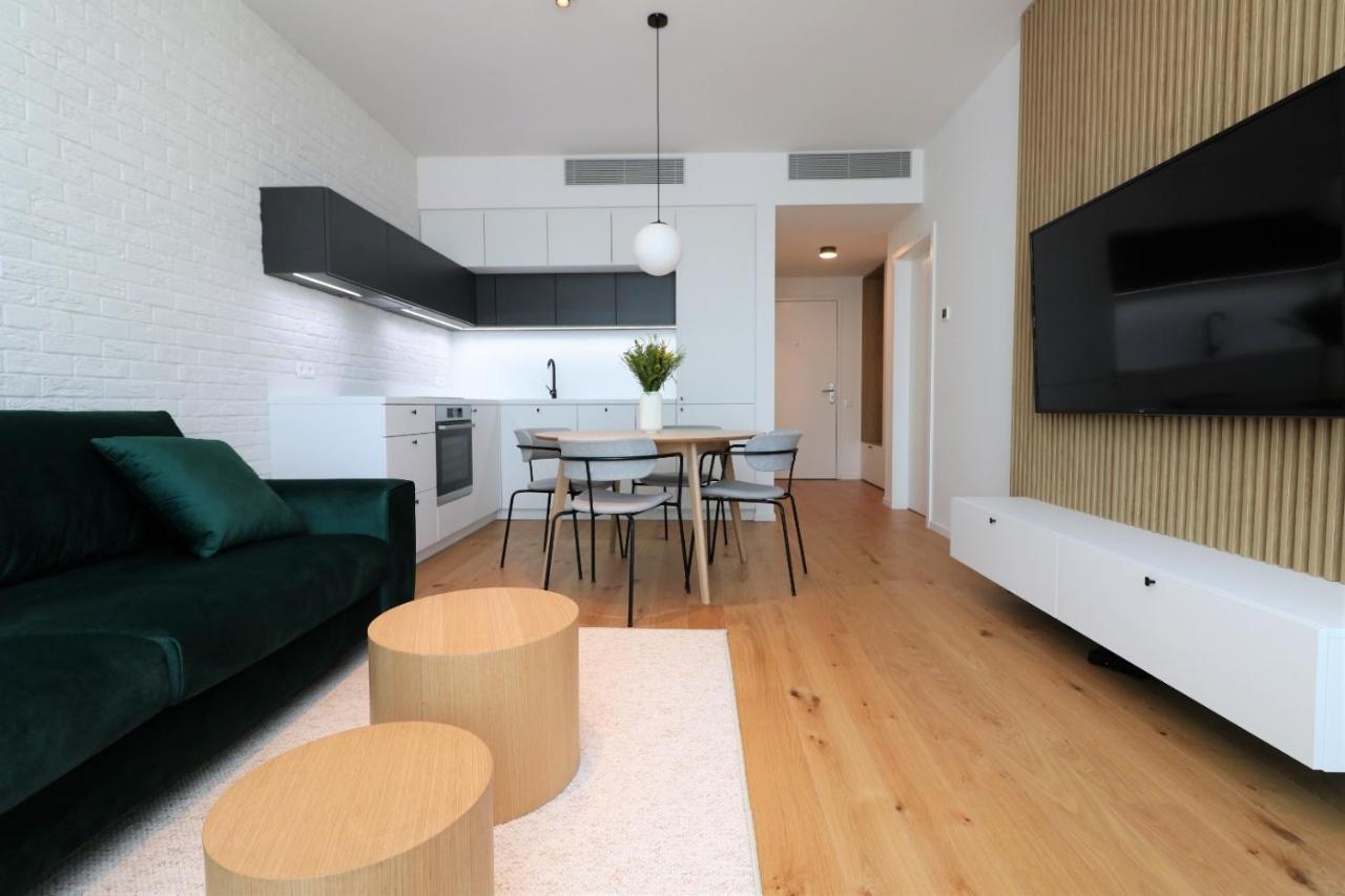 Sky Park New 1-Bedroom Apartment براتسيلافا المظهر الخارجي الصورة
